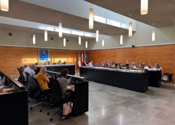 El equipo de Gobierno de PP y Vox se posiciona en favor de la modificación la Ley 7/2022, que obliga a imponer “el tasazo”