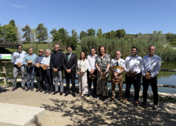Aguas de Alicante y el Ayuntamiento otorgan reconocimiento a personas e instituciones clave para el impulso del Parque La Marjal