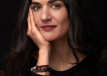 «No descarto escribir narrativa»