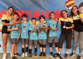 El Liceo Paterna, del patio del colegio a la élite del voleibol