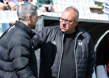 Javier Vidales seguirá siendo el entrenador la próxima temporada