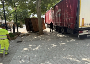 Utiel inicia la instalación de cafetines y continúa con los trabajos de adecuación en el paseo de La Alameda