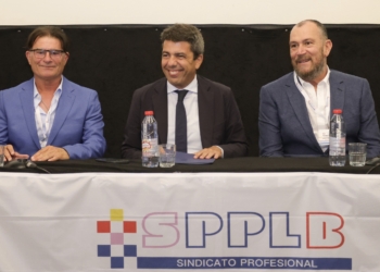 Mazón traslada al SPPLB el compromiso del Consell con la formación y seguridad de los cuerpos policiales y de emergencias