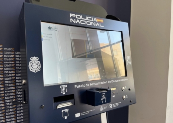 La Policía Nacional instala un dispositivo PAD para renovar los certificados del DNI electrónico