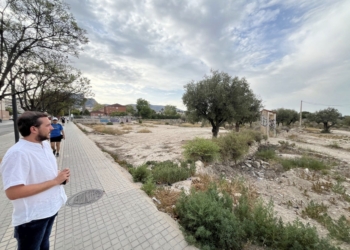 Petrer habilitará un nuevo aparcamiento enfrente del Polideportivo Municipal por la ampliación del colegio Virrey Poveda