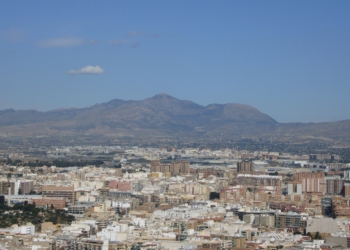 María Martínez y Victoria Campillo protagonizan el acto institucional  de presentación a las autoridades de los cargos de Fogueres i Barraques