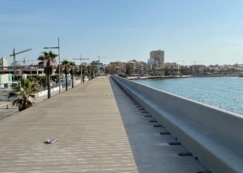 En agosto finalizan las obras de repavimentación y reparación del Dique de Levante