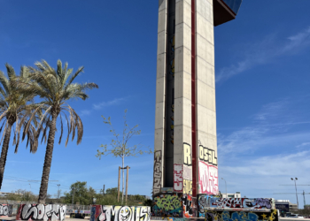 Un perchero de enormes dimensiones