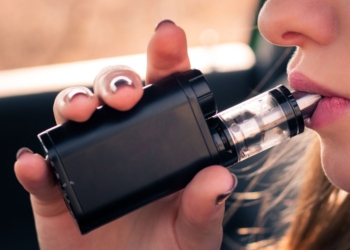 «Entre los adolescentes el vapeo supera ya al consumo de tabaco»