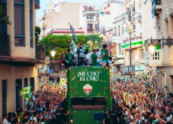 El Elche CF regresa a la Primera División por la puerta grande