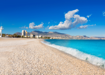 Cuatro décadas salvando vidas desde las alturas en el Racó de l’Albir