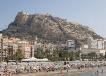 Alicante está en el “top 10” de los destinos más buscados por los españoles para julio
