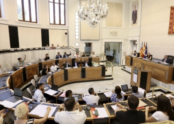 La Diputación de Alicante financia con 2,3 millones de euros los servicios sociales municipales