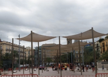 El Ayuntamiento estudia la instalación de sistemas de sombras en las principales plazas de la ciudad