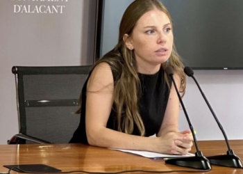 Urbanismo aprueba ampliar la moratoria a bloques de pisos turísticos