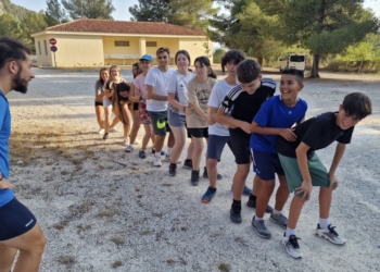 60 jóvenes participan en el voluntariado “Verano educativo medioambiental juvenil” en el entorno natural de Caprala