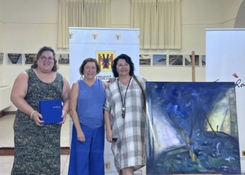 Los herederos de Irene Linares Abendaño donan un cuadro a Altea como símbolo de la afinidad que la artista sentía por el municipio