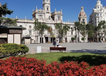 La ciudadanía valora con una nota media alta de 8,4 el grado de satisfacción de vivir en València