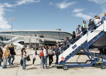 València mantiene su conectividad aérea en máximos históricos este verano con más de 100 destinos