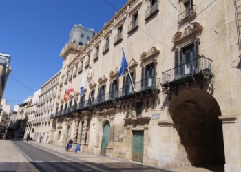 Alicante notifica la tasa de basura vía electrónica y por correo de septiembre a noviembre