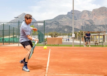 La Academia de Tenis Ferrer trae a La Nucía las pistas del US Open