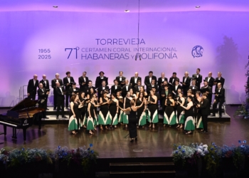El coro Sinfonía de la Escuela Coral Municipal y el ‘Voces Graves’ de Madrid graban una noche memorable en torno a la Habanera