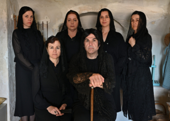 «¿Quieres ser Bernarda Alba, Mario?»