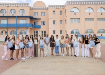 L’Alfàs celebra el sábado la gala de coronación de Lucía Morales como Reina de las Fiestas