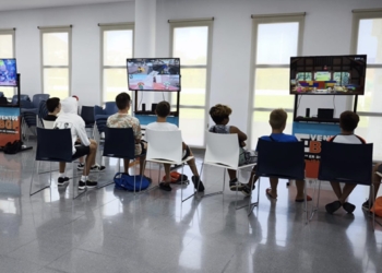 Alrededor de 70 jóvenes participan en la Game Party del Día de la Juventud