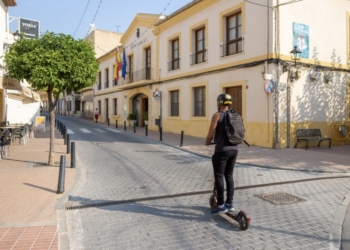 Durante las Fiestas de l’Albir se hará un seguimiento especial al uso correcto de los patinetes eléctricos