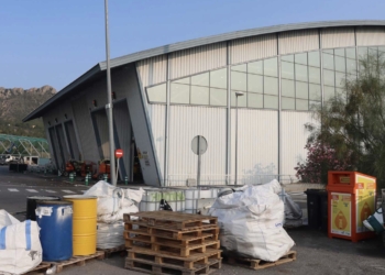 Benidorm firma un convenio con el Consorcio de Residuos y FCC para gestionar la recogida de aceite doméstico usado y residuo textil