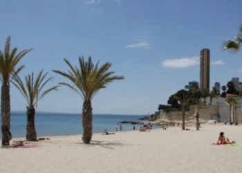 El Ayuntamiento cierra al baño la Albufereta por valores anómalos al analizar el agua