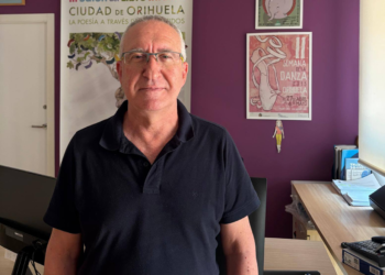 «Toda la comunidad educativa oriolana debemos ir de la mano»