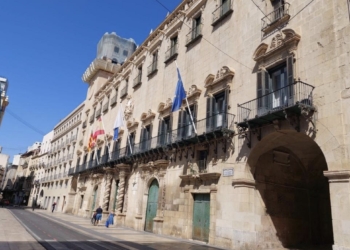 El Ayuntamiento notificará a partir de este lunes por correo postal la tasa de basuras