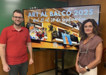 La 7ª edición de Art al balcó supera la barrera de las 100 obras