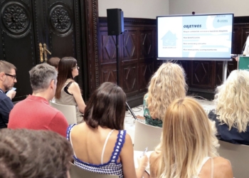 València convierte en gratuito el servicio de ayuda a domicilio