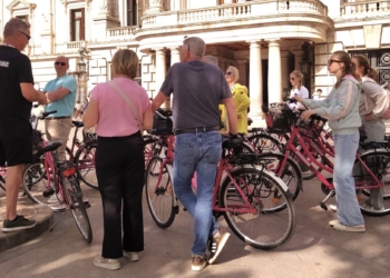 València cierra un “buen” verano turístico, según los principales datos del sector