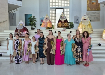 Presentados los Trajes Oficiales de las Reinas y Damas de las Fiestas del Cristo 2025 de Sant Joan