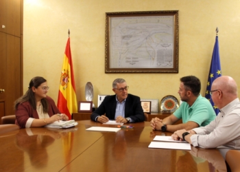 El presidente de la CHS mantiene una reunión de trabajo con el alcalde de Algorfa