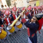 Banda del Tio de la Porra en la plaza del Ayuntamiento | Natxo Francés