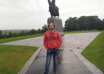 «La brecha digital nos la imponen»