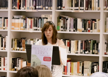 «La poesía no son sólo rimas cursis»