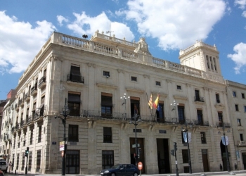 Alcoy mantiene congelados los impuestos y actualiza la mayoría de tasas y precios públicos al IPC