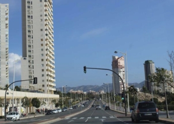 Benidorm adjudica el contrato para implantar la red de agua regenerada en Poniente