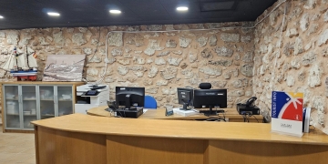 Las oficinas de turismo de Santa Pola renuevan con éxito la Q de Calidad Turística