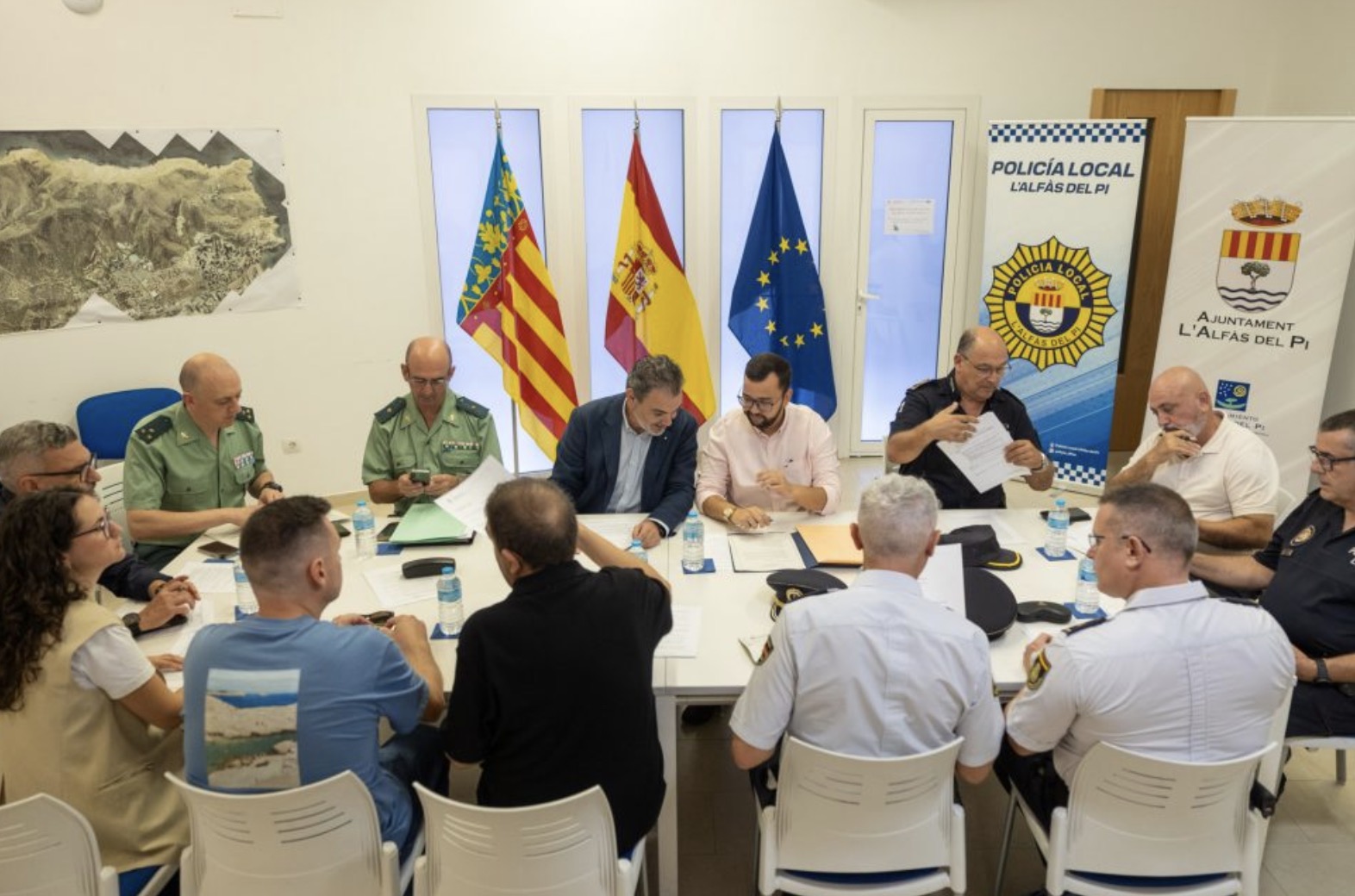 La Junta de Seguridad se reúne en l’Alfàs y aprueba el dispositivo de vigilancia de las Fiestas del Jubileo 2025