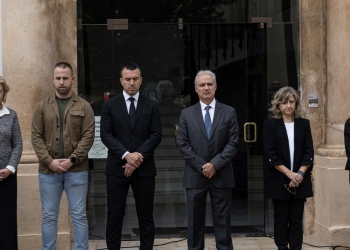 La Diputación se suma al minuto de silencio en recuerdo de las víctimas de la dana