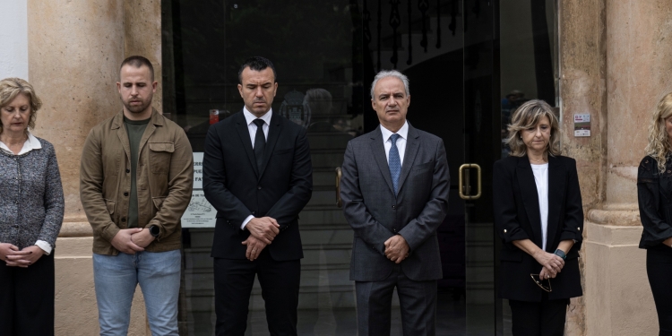 La Diputación se suma al minuto de silencio en recuerdo de las víctimas de la dana