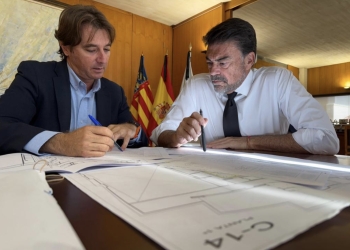 Alicante acelera el traslado al Centro 14 y Casa de la Festa de los servicios del Palas