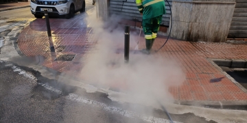 Urbaser redobla esfuerzos en la limpieza de orines en las calles
